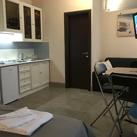 Two Sisters Apartment *