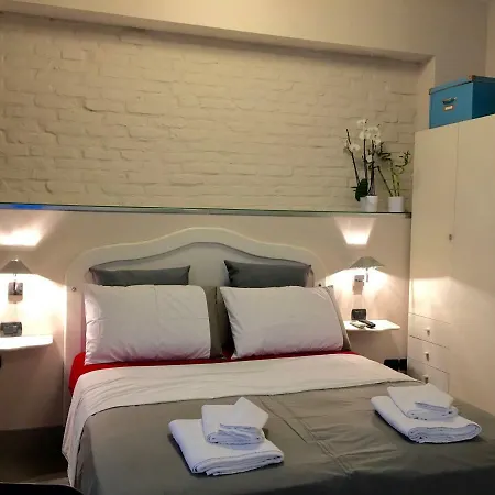 Apartment Two Sisters *