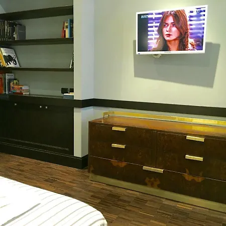 Two Sisters Apartment