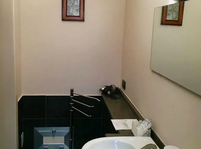 Two Sisters 나폴리