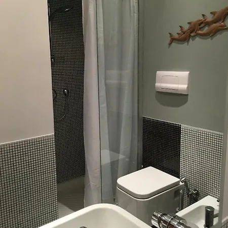 Two Sisters * נאפולי